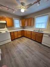 163 Rhoda Ave in Youngstown, OH - Foto de edificio - Building Photo