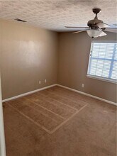 6446 River Park Dr in Riverdale, GA - Foto de edificio - Building Photo