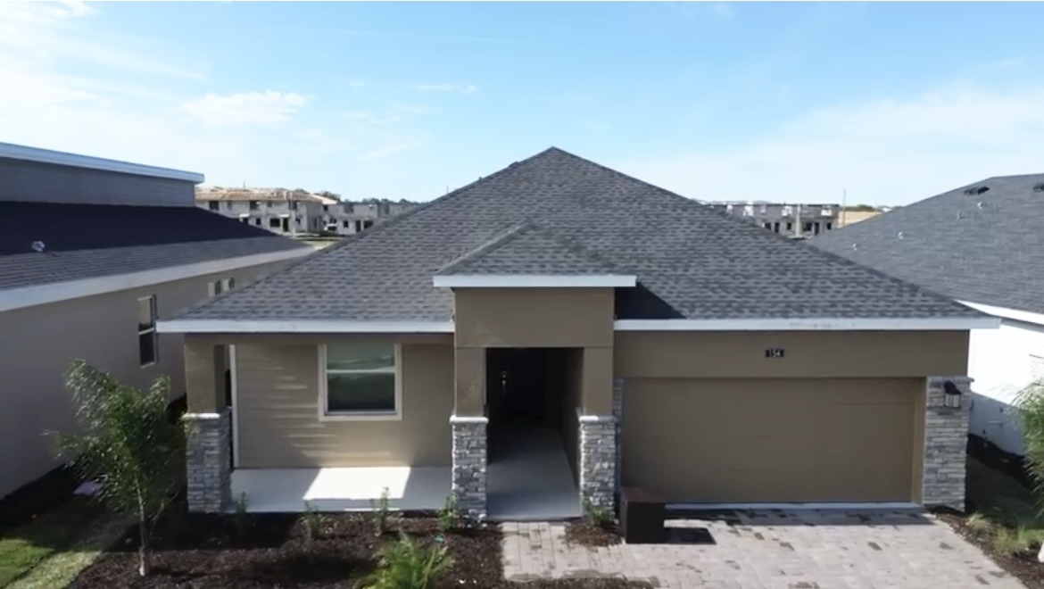 154 Aces High Ln in Davenport, FL - Building Photo