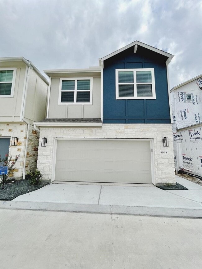 property at 16108 Oregon Oak Dr