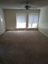 71 W Santa Ana Ave, Unit Santa Ana Apartment in Clovis, CA - Foto de edificio - Building Photo