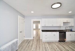 30 Day St in West Springfield, MA - Building Photo - Building Photo