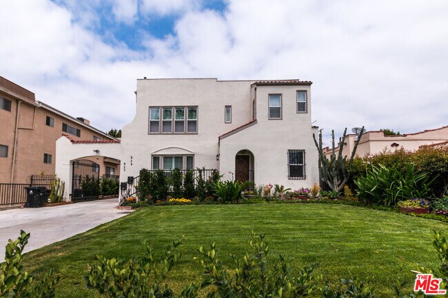 property at 829 S Norton Ave