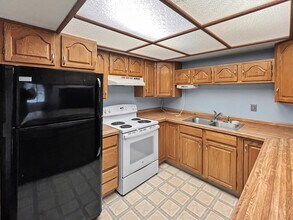 355 Donna Dr in Anchorage, AK - Building Photo - Building Photo