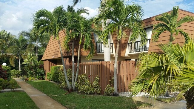 825 Center St 35C in Jupiter, FL - Building Photo - Building Photo