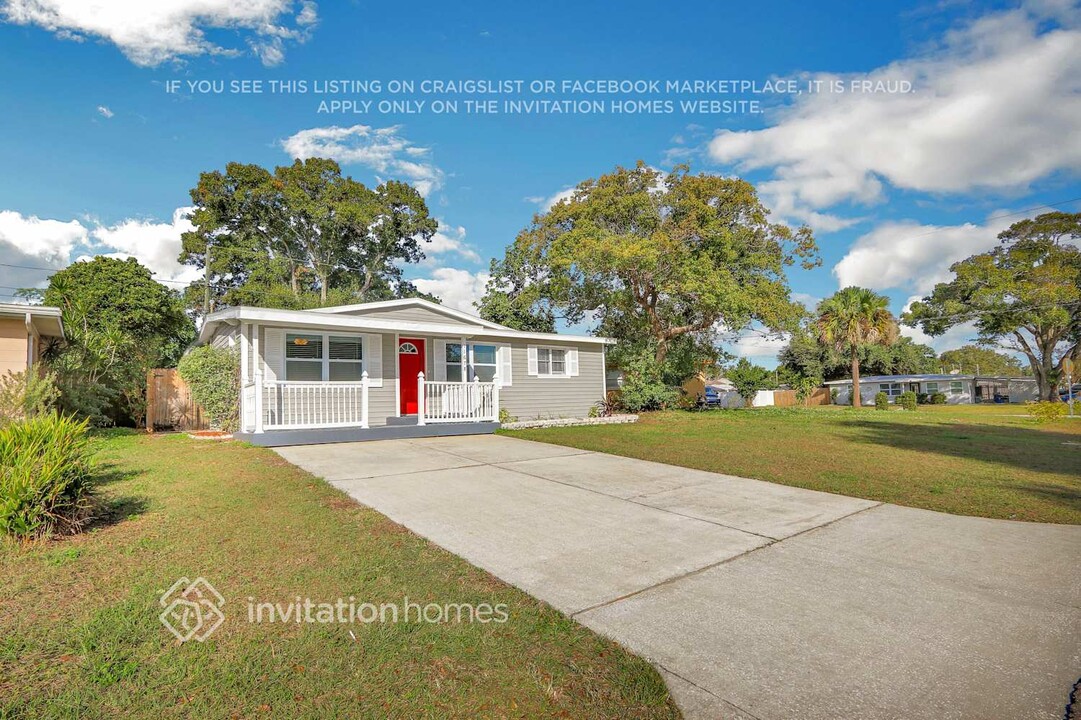 11678 104th St in Largo, FL - Building Photo