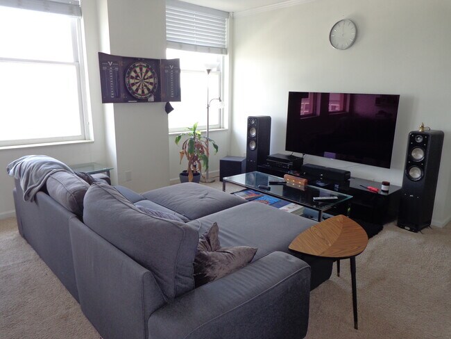 401 10th St-Unit -1203 in Huntington, WV - Building Photo - Building Photo