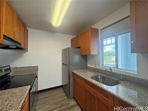 94-215-215 Lumiaina Pl in Waipahu, HI - Building Photo - Building Photo
