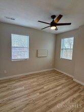 939 Chateau Ave in Cincinnati, OH - Foto de edificio - Building Photo