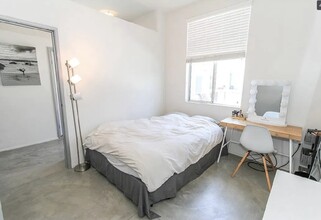 435 W Center Street Promenade, Unit 429 in Anaheim, CA - Building Photo - Building Photo