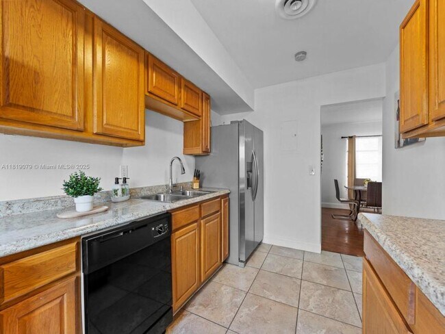 property at 1418 N 16th Ave