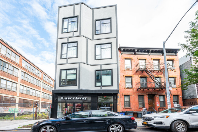 87 N 4th St in Brooklyn, NY - Foto de edificio - Building Photo