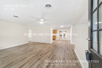 10456 SE 54th Ct in Belleview, FL - Building Photo - Building Photo