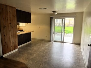 2184 Wisteria Way in Arcata, CA - Building Photo - Building Photo