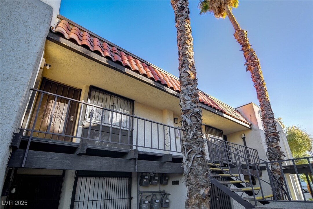 1440 E Vegas Valley Dr in Las Vegas, NV - Building Photo