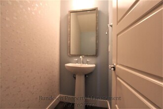 5350 Kelliann Pl in Rohnert Park, CA - Building Photo - Building Photo