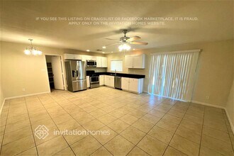 1200 W Loughlin Dr in Chandler, AZ - Foto de edificio - Building Photo