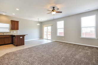 3605 Morman Springs Ln in Raleigh, NC - Foto de edificio - Building Photo