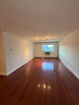 215 Winter St in Weymouth, MA - Building Photo