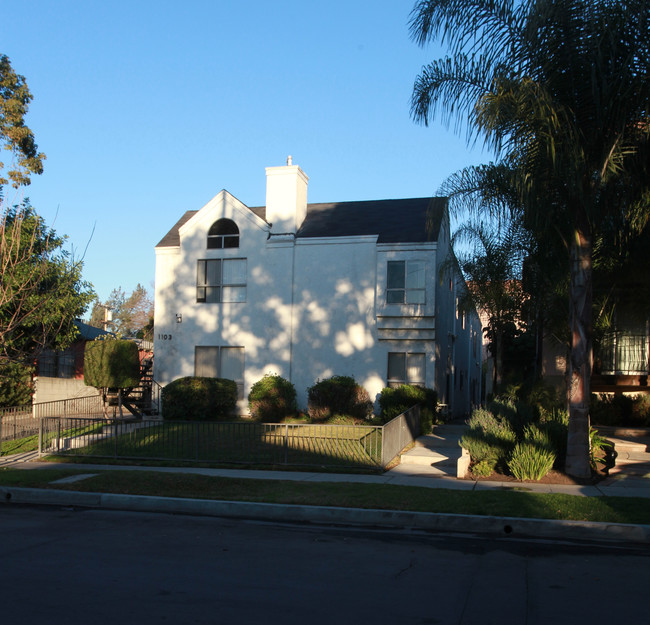 1103 W Angeleno Ave in Burbank, CA - Building Photo - Building Photo