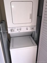 7991 NW 8th St-Unit -103 in Miami, FL - Building Photo - Building Photo