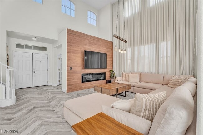 property at 9885 Shadycrest Ct