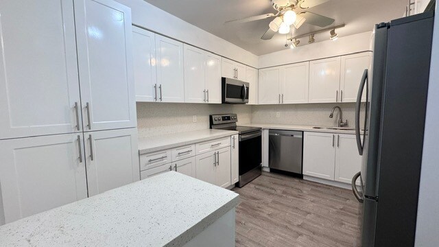 16401 Golf Club Rd, Unit 101 in Weston, FL - Foto de edificio - Building Photo