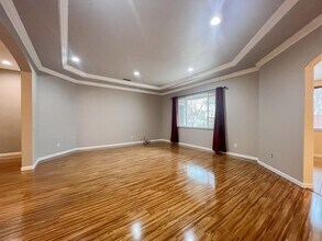 9721 Toscano Dr in Elk Grove, CA - Building Photo - Building Photo