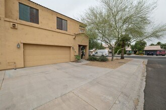 13636 North 21st Pl in Phoenix, AZ - Building Photo - Building Photo
