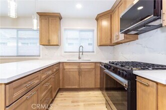 9320 Rhea Ave in Los Angeles, CA - Building Photo - Building Photo