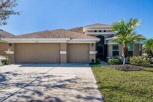8013 115th Ave E in Parrish, FL - Building Photo