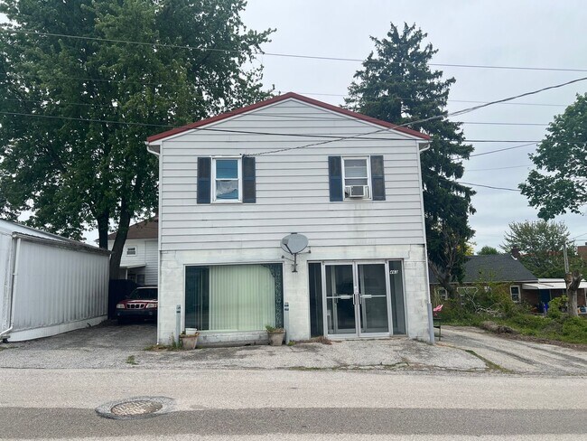 property at 463 E Market Ave