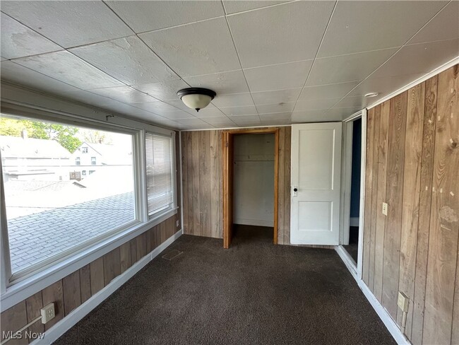 property at 301 Roslyn Ave NW