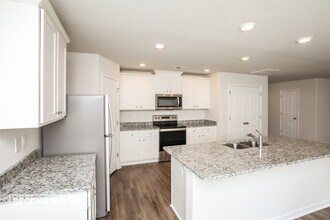 412 Misty Knl Dr in Elgin, SC - Building Photo - Building Photo