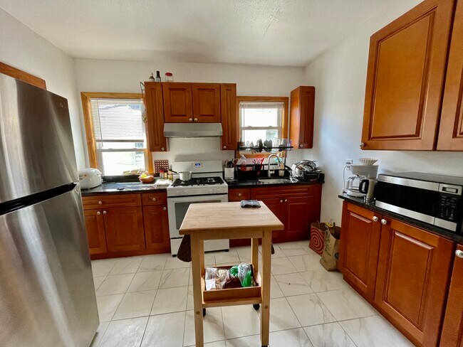 84 Allston St, Unit A2 in Boston, MA - Building Photo - Building Photo