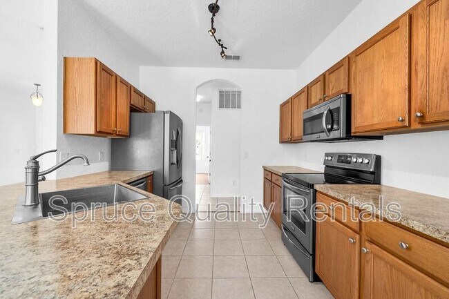 1151 N Hampton Dr in Davenport, FL - Building Photo - Building Photo