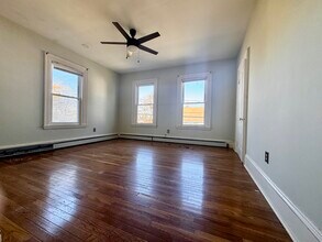 151 Sandwich St, Unit Apartment #2 in Plymouth, MA - Building Photo - Building Photo