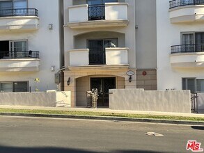 11848 Kiowa Ave in Los Angeles, CA - Building Photo - Building Photo