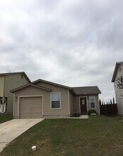 5011 Mustang View in San Antonio, TX - Building Photo - Building Photo
