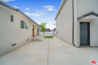 6835 Yolanda Ave in Los Angeles, CA - Building Photo - Building Photo
