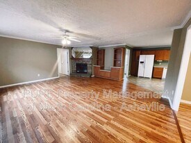 208 Michigan Ave in Asheville, NC - Building Photo