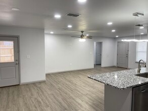 5610 Kemper St in Lubbock, TX - Foto de edificio - Building Photo