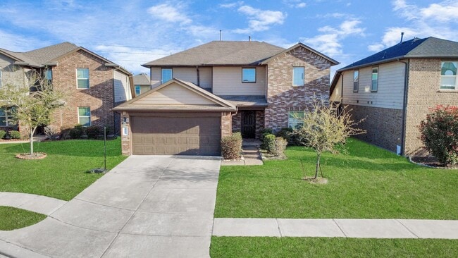 property at 18326 Trace Pointe Ln
