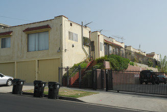 126-128 N Lake St in Los Angeles, CA - Building Photo - Building Photo