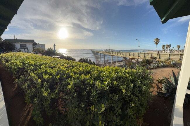 5075 Niagara Ave in San Diego, CA - Foto de edificio - Building Photo