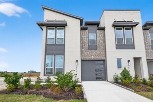 16739 Lake Austin St in Cypress, TX - Building Photo