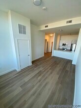 1079 Commonwealth Ave, Unit 305 in Boston, MA - Foto de edificio - Building Photo