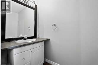 3 Wisteria Ct in Kitchener, ON - Building Photo - Building Photo