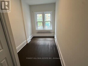 132 Dundas St E in Toronto, ON - Building Photo - Building Photo