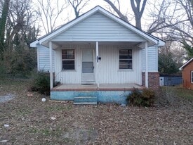 106 Price St in Laurens, SC - Building Photo
